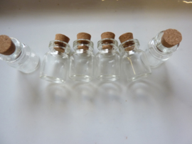 CH.H001 - 20 stuks glazen flesjes met kurk 22 x 15 mm.