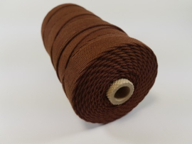 CE890040/3202- 215 mtr katoen macramé touw spoel 2mm 500grs - bruin