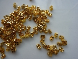 CH.034- ca. 100 stuks poussets (schuifjes voor oorhaakjes/oorstekers) 5mm goud - SUPERLAGE PRIJS!