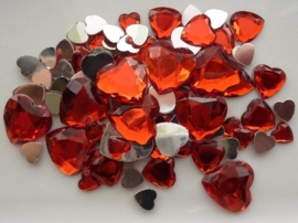 2282 0220- 80 x kunststof strass stenen assortiment hartjes van 8 tot 18mm lang rood