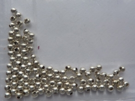 CH.321- ca. 95 tot 100 stuks metalen spacer kralen van 3mm zilverkleur