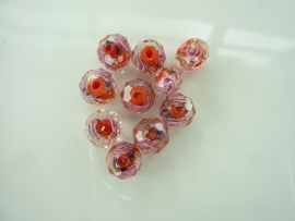 1672- 10 stuks geslepen lampwork glaskralen rood met roosjes 7x6mm