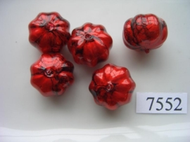 7552- 14x17mm rood/zwarte kunststofkraal