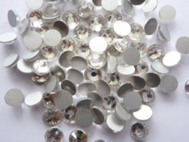 000640- ruim 50 kristalsteentjes SS30 6.4mm crystal zilver - SUPERLAGE PRIJS!