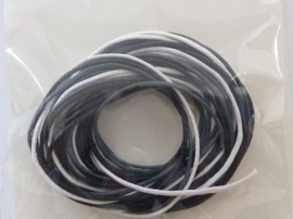 2290565- 3 rollen waxcord mix in zwart/witte kleuren van 1mm dik en 1.70 meter lang