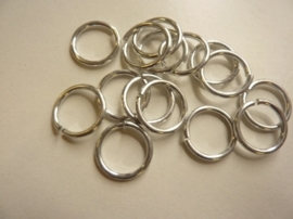 CH.001- 15 stuks aluminium enkele ringen van 15 mm. en 1 mm.  dik