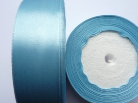 rol met 22.86 meter babyblauw satijnlint van 25mm breed - SUPERLAGE PRIJS!