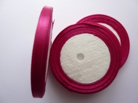 rol met 22.86 meter fuchsia satijnlint van 6mm breed OPRUIMING