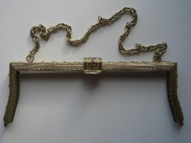 39- tasbeugel met ketting 25.5cm brons