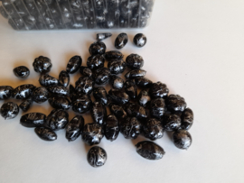 000123 - Super OPRUIMING - 400 stuks kunsstof kralen in zwart - zilver