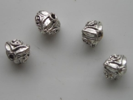 10303/0071- 4 x zwaar metalen kralen 8,5x8,5mm