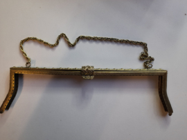 81 - tasbeugel met ketting 33.5 cm bronskleur