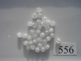556- ronde glaskraal 5.5 mm mat gevlekt wit
