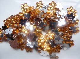 008022/0042- 120 stuks kunststof strass/spiegel bloemetjes van 12mm met gaatje oranje