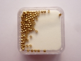 9202 -100 stuks mini knijpkralen van 1mm in een doosje goudkleur