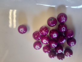 3256 - 16 stuks glaskralen 10 mm. baking painted violet