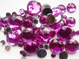 2282 129- 100 x kunststof strass stenen assortiment rond van 6 tot 18mm groot fuchsia