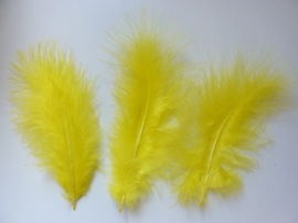 2506100-03- 8 stuks grote maraboe veren van 14-20cm lang geel