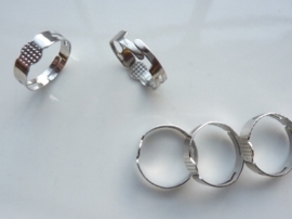 CH.145- 5 stuks verstelbare ringen met lijmplaatje van 5mm staalkleur- SUPERLAGE PRIJS!