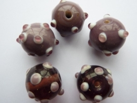 00031- 5 stuks ronde dots kralen van 15-17mm paars/lila/wit OPRUIMING