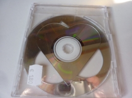 003030- lasergesneden CD hart in doosje OPRUIMING