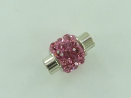 CH.1035 fuchsia- magneetsluiting van 14x10mm fuchsia met strass steentjes