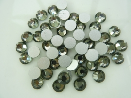 000540- ruim 50 kristalsteentjes SS30 6.4mm black diamond - SUPERLAGE PRIJS!