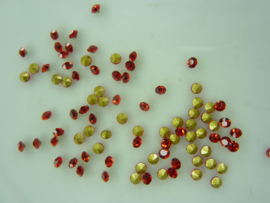 000569-B- 50 x strass steentjes met punt achterkant SS6-2mm rood