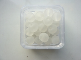 1574- 25 stuks frosted glaskralen van 6mm transparant kleurloos
