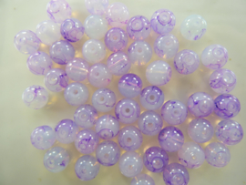 557 - Ruim 50 stuks glaskralen van 8 mm. gemarmerd violet/paars