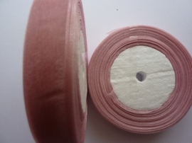 rol met 45.72 meter roze organzalint van 15mm breed OPRUIMING