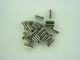 5850- 20 stuks koordkapjes / veterkapjes 7x2.5mm staalkleur