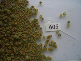605- onregelmatige grootte gestreept geel/groen 15gr
