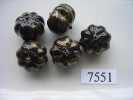 7551- 14x17mm zwart/gouden kunststofkraal
