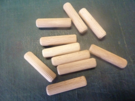 SLK.120  - 10 stuks deuvels 12 x 50 mm. - OPRUIMING