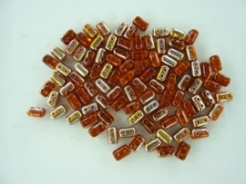 801- ca. 90 stuks glaskralen met 4 gaatjes 5x3mm rood/goud