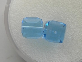 109318/0050- 2 x swarovski cube 8x8mm aquamarine