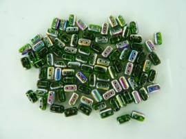 809- ca. 90 stuks glaskralen met 4 gaatjes 5x3mm groen/oliezwart