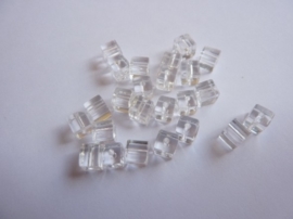 3951- 25 stuks glaskralen vierkant 4x4mm glashelder transparant