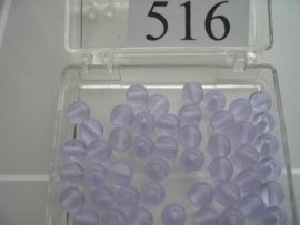 516 Ronde glaskraal 5.5 mm.heel licht lila met lichtblauwe gloed