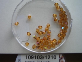 109103/1210- 50 x swarovski kralen 3mm topas AB