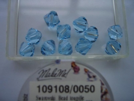 109108/050 - 12 x swarovski 8mm aqua marine