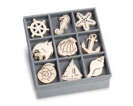 1852 1031- box met 45 stuks houten ornamentjes ocean paradise 10.5x10.5cm