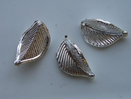 6388- zilveren blaadje voor broche 3.5x2cm