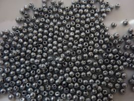 3 mm. ronde kunststof parels
