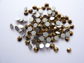 000594- ruim 100 kristalsteentjes SS20 4.7mm aurum gold - SUPERLAGE PRIJS!