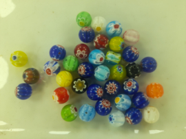 3723- ca. 35 stuks millefiori glaskralen van 10mm
