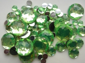 2282 145- 100 x kunststof strass stenen assortiment rond van 6 tot 18mm groot l.groen