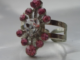 ring met metalen ornament