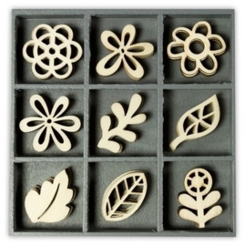 1852 1014- box met 45 stuks houten ornamentjes floral fantasie 10.5x10.5cm